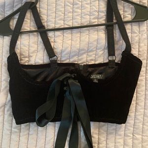 Widow Faux velvet underboob corset size medium